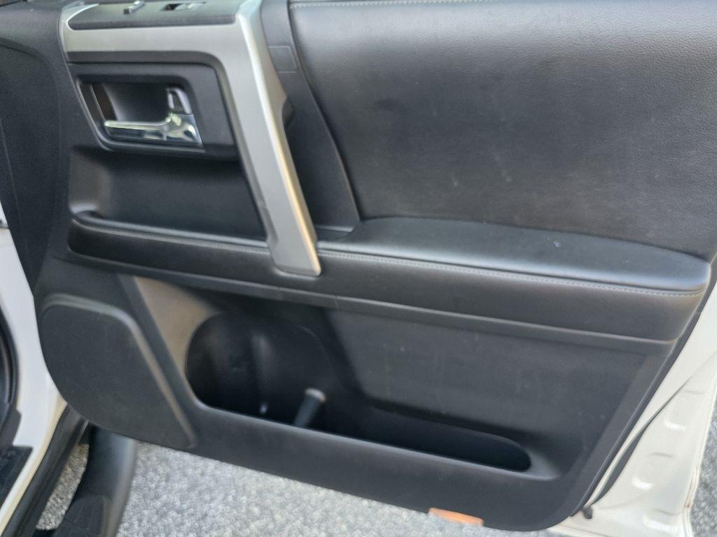 Toyota 4Runner SR5 2WD 2015