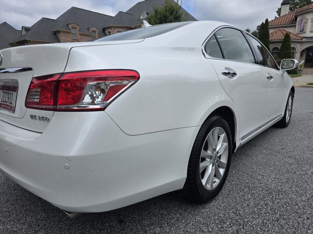 Lexus ES 350 Sedan 2011