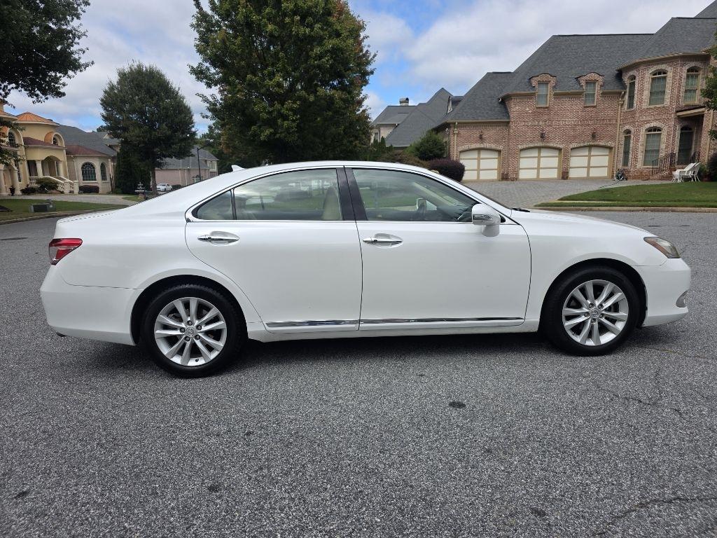 Lexus ES 350 Sedan 2011