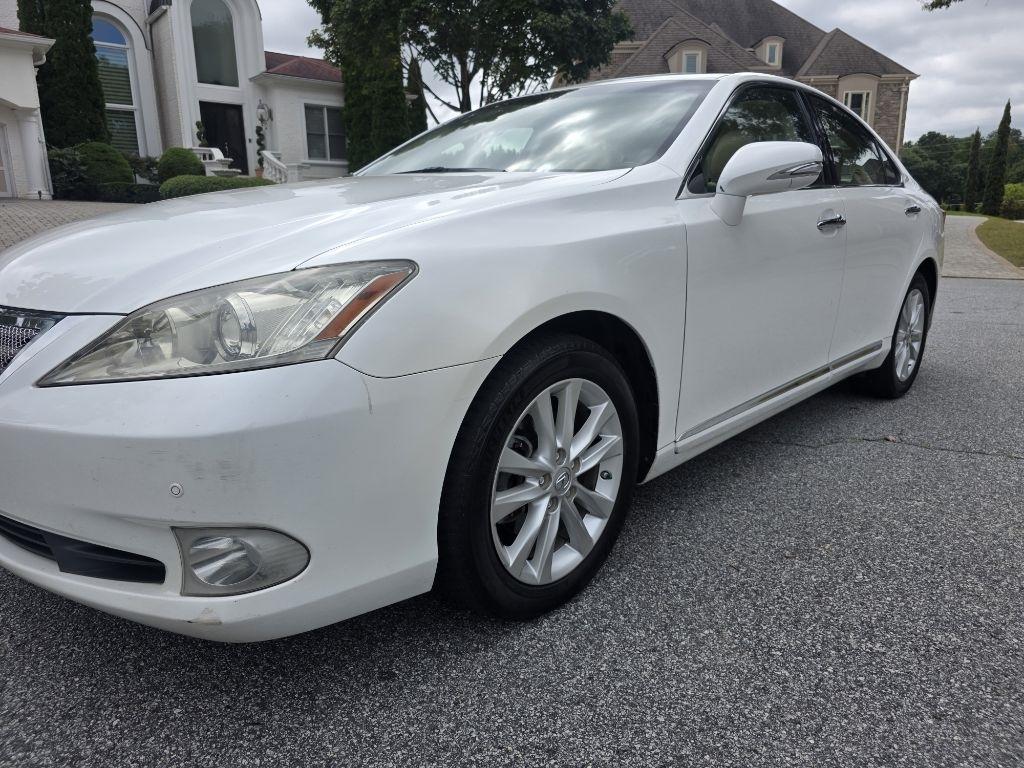Lexus ES 350 Sedan 2011