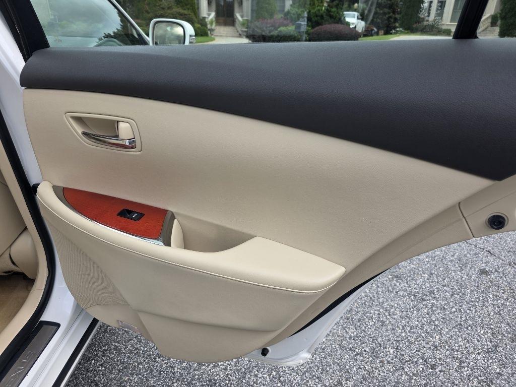 Lexus ES 350 Sedan 2011