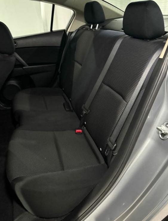 Mazda MAZDA3 i Sport 4-Door 2012