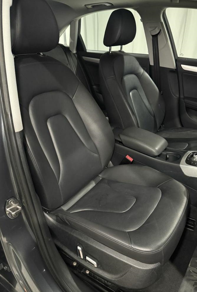 Audi A4 2.0T Premium Plus quattro Sedan AWD 8A 2016