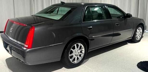 Cadillac DTS Luxury 2010