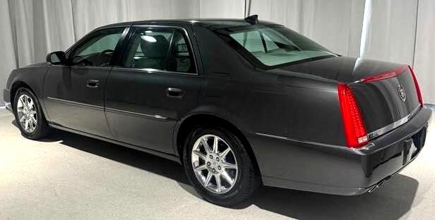 Cadillac DTS Luxury 2010