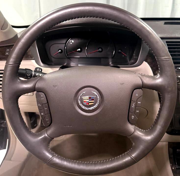 Cadillac DTS Luxury 2010