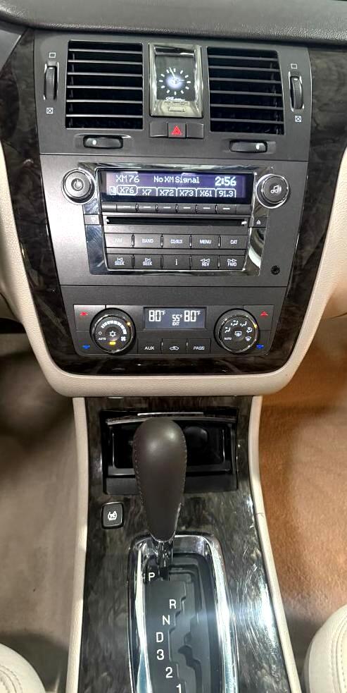 Cadillac DTS Luxury 2010