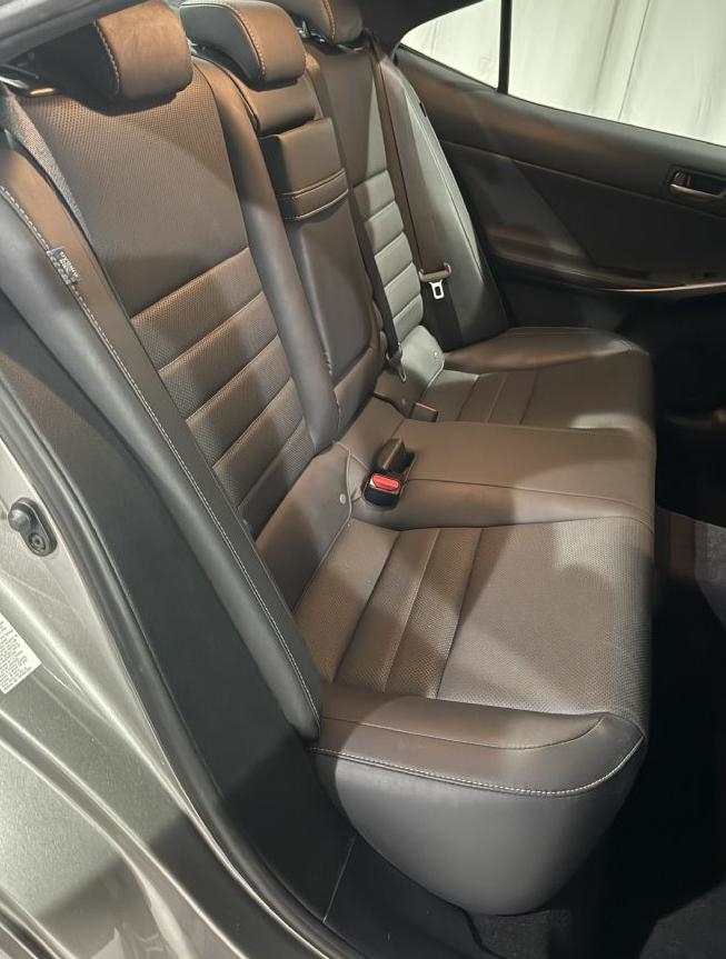 Lexus IS 300 RWD 2018