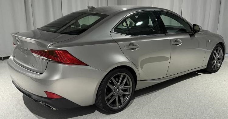 Lexus IS 300 RWD 2018