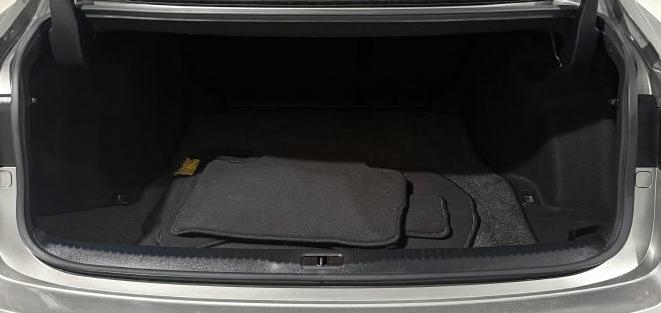 Lexus IS 300 RWD 2018