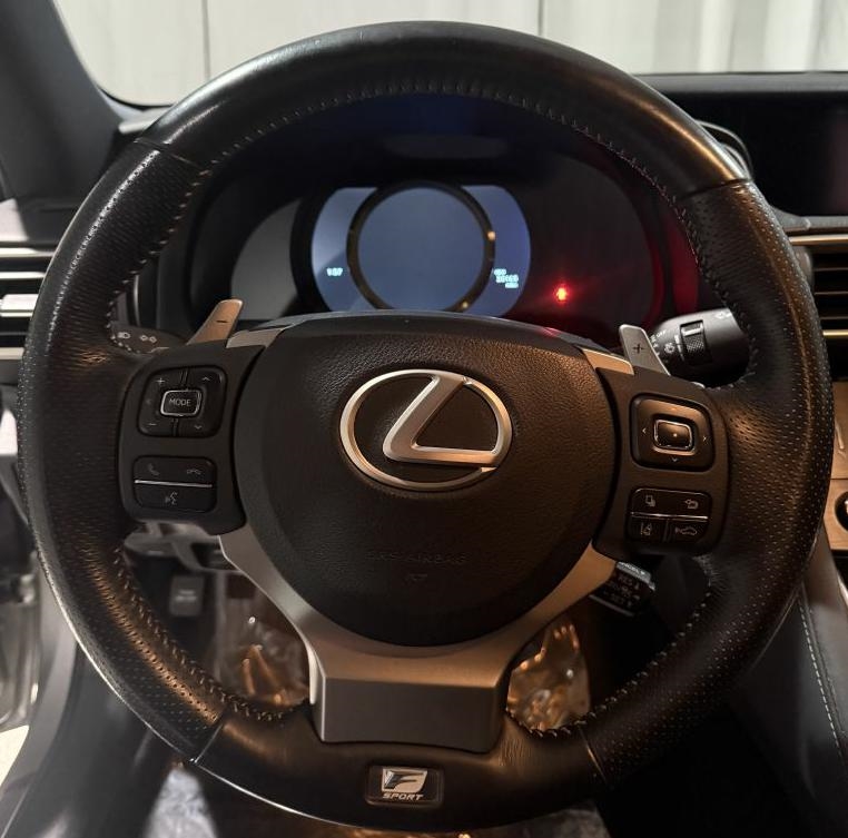 Lexus IS 300 RWD 2018