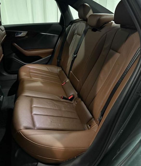 Audi A4 2.0T Premium Plus quattro Sedan 2017