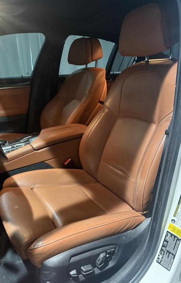 BMW 5-Series 550i xDrive 2014