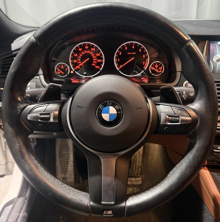 BMW 5-Series 550i xDrive 2014