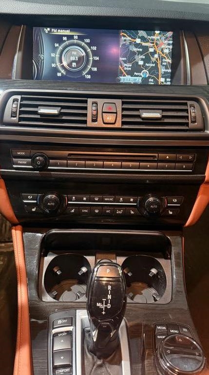 BMW 5-Series 550i xDrive 2014