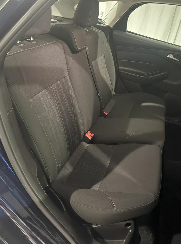 Ford Focus SEL Hatch 2017