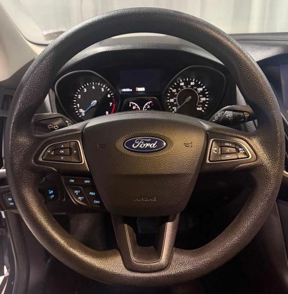 Ford Focus SEL Hatch 2017