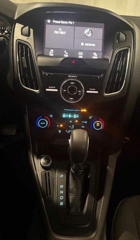 Ford Focus SEL Hatch 2017