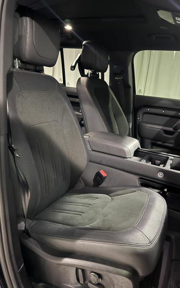 Land Rover Defender 110 P525 V8 2024