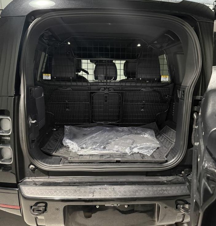 Land Rover Defender 110 P525 V8 2024