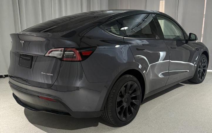 Tesla Model Y  2023