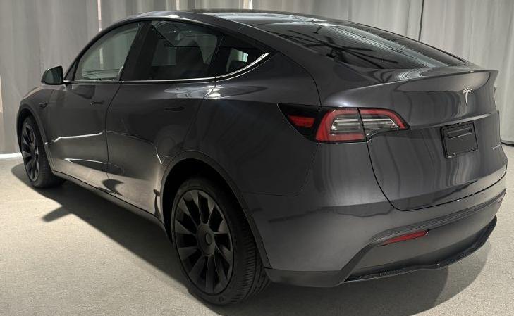 Tesla Model Y  2023
