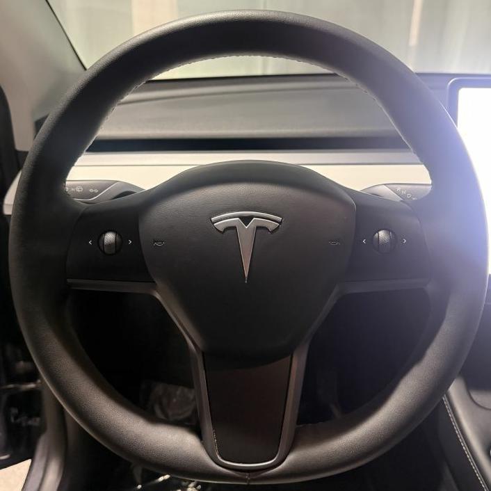 Tesla Model Y  2023
