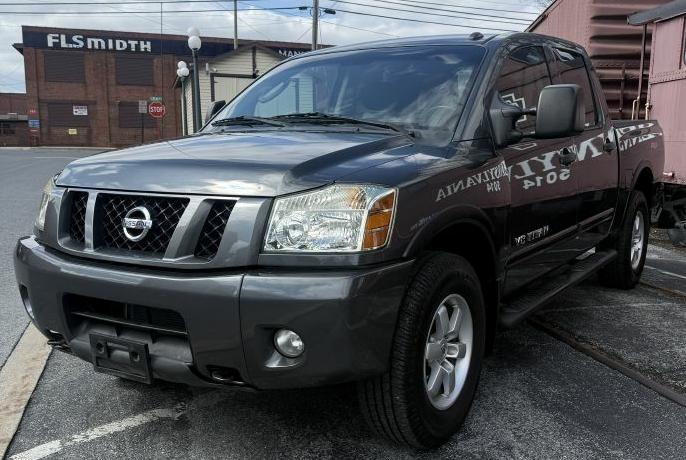 Nissan Titan  2011