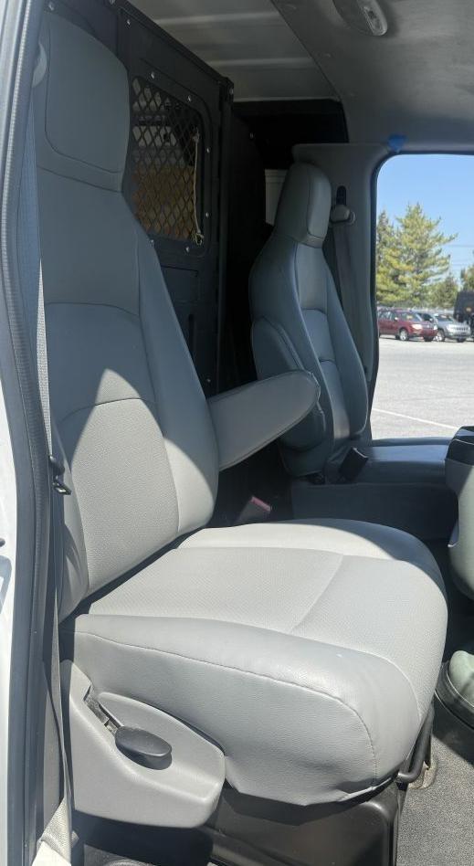 Ford Econoline E-250 2011