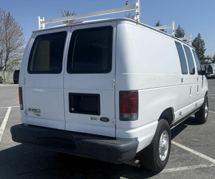 Ford Econoline E-250 2011