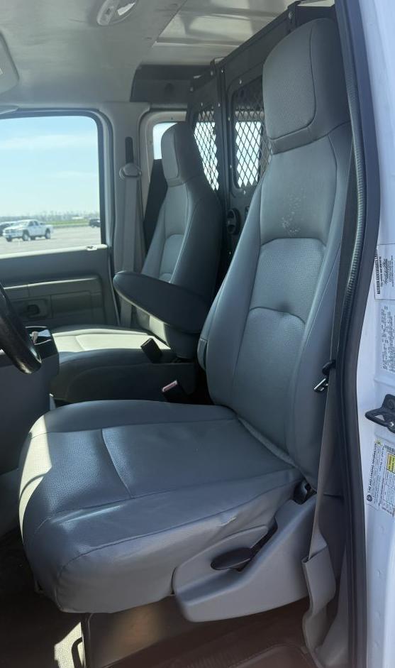 Ford Econoline E-250 2011