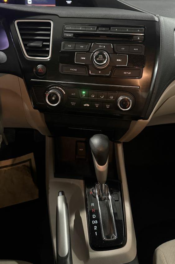 Honda Civic LX Sedan 5-Speed AT 2013