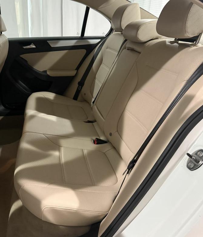 Volkswagen Jetta SE 2014