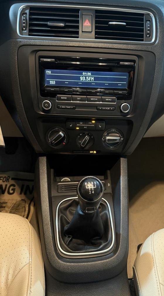 Volkswagen Jetta SE 2014