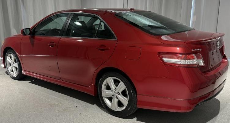 Toyota Camry Base 6-Spd AT 2011