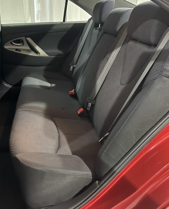 Toyota Camry Base 6-Spd AT 2011