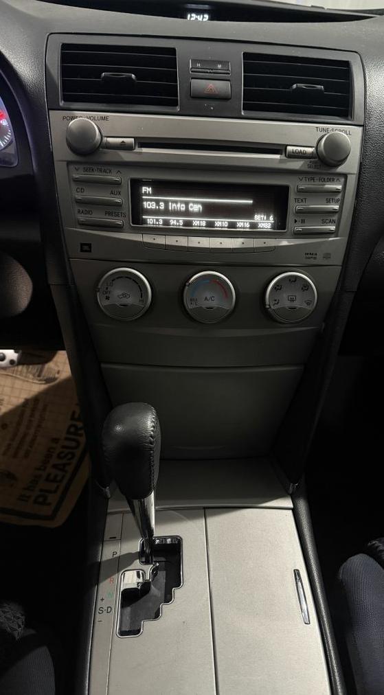 Toyota Camry Base 6-Spd AT 2011