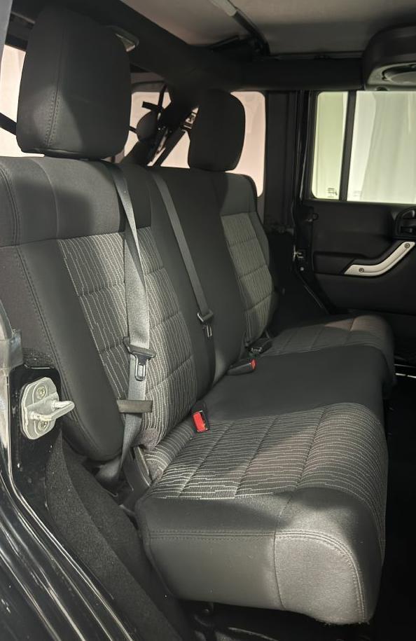 Jeep Wrangler Unlimited Sahara 4WD 2011