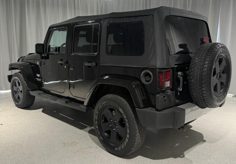 Jeep Wrangler Unlimited Sahara 4WD 2011