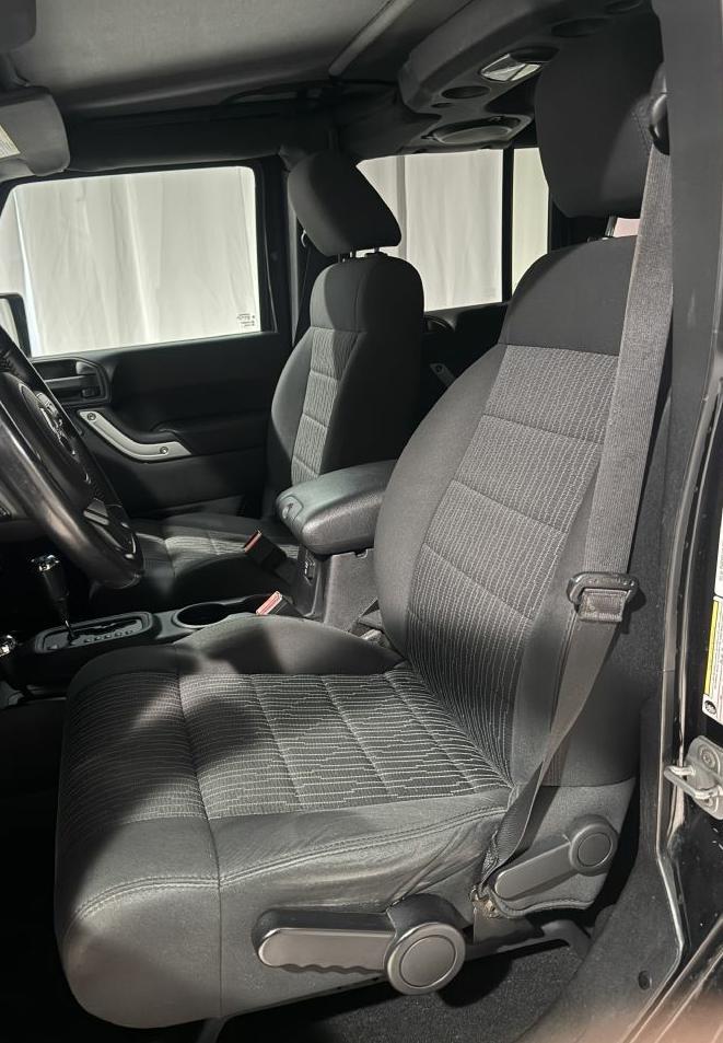 Jeep Wrangler Unlimited Sahara 4WD 2011