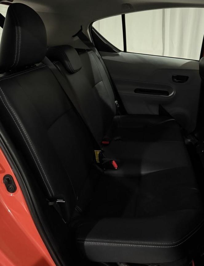 Toyota Prius c One 2012