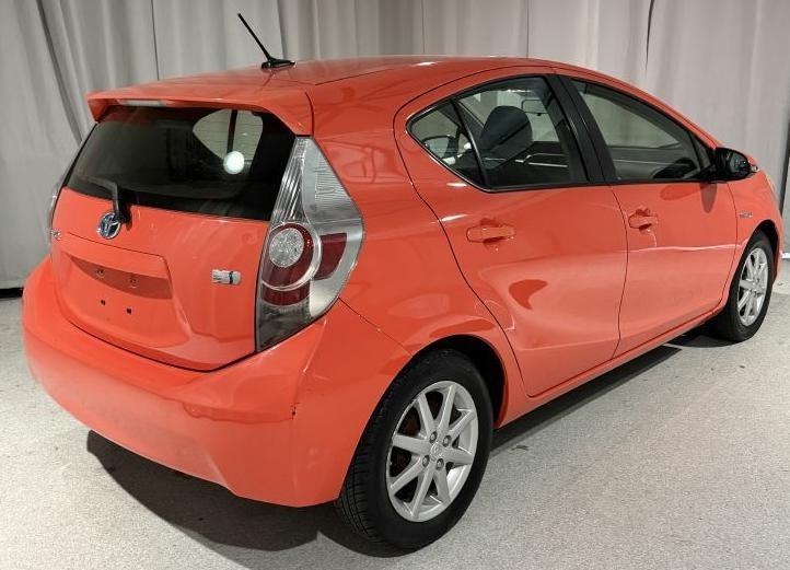 Toyota Prius c One 2012