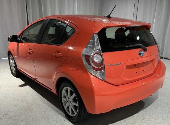 Toyota Prius c One 2012