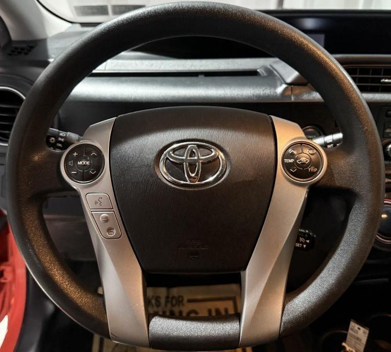 Toyota Prius c One 2012