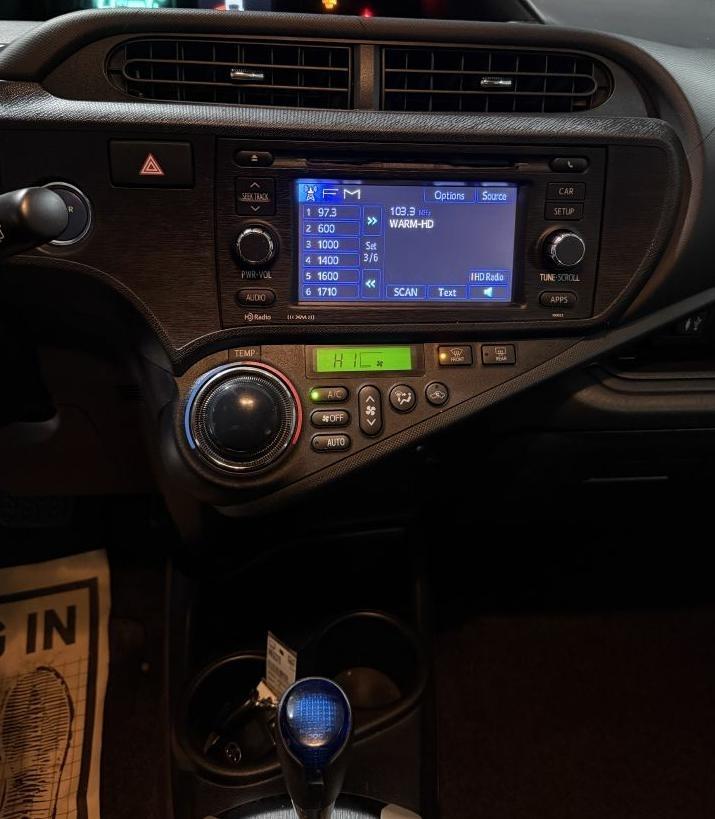Toyota Prius c One 2012