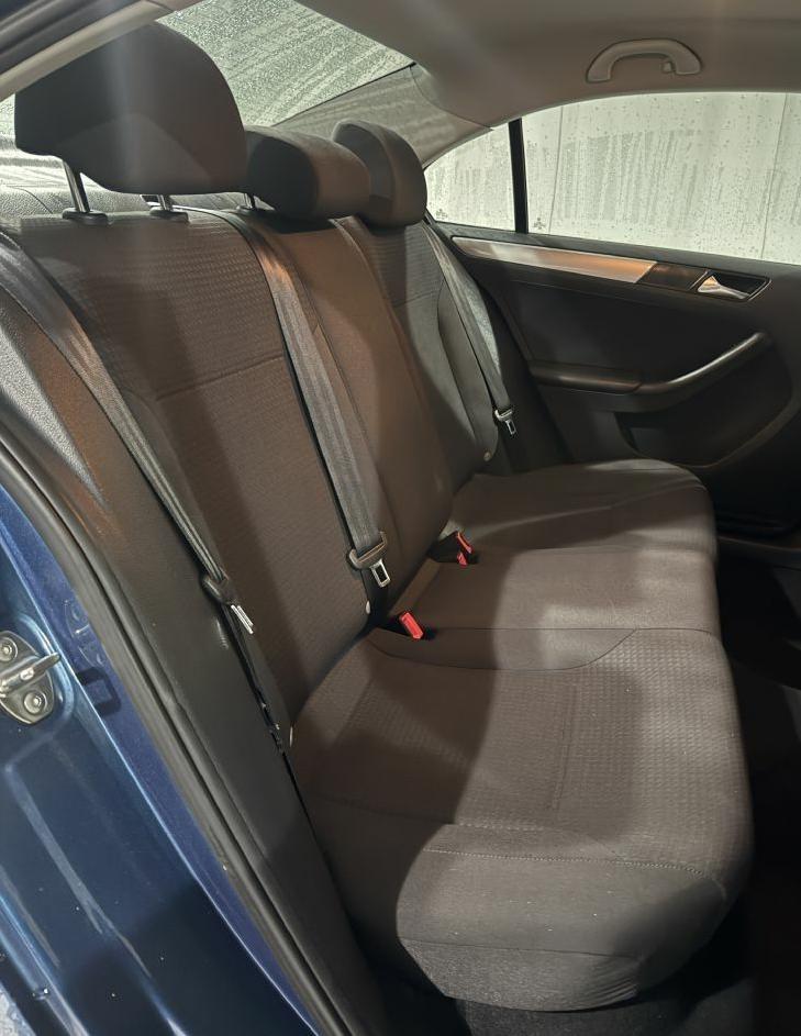 Volkswagen Jetta SE 6A 2015