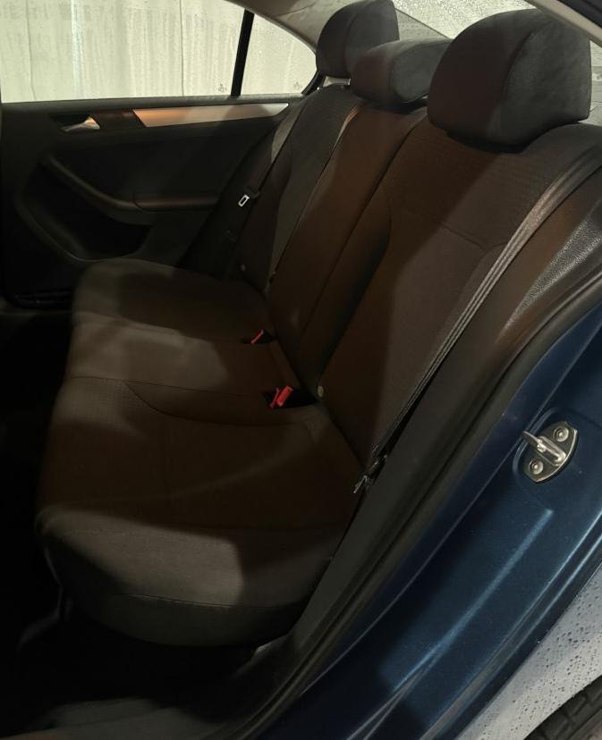 Volkswagen Jetta SE 6A 2015