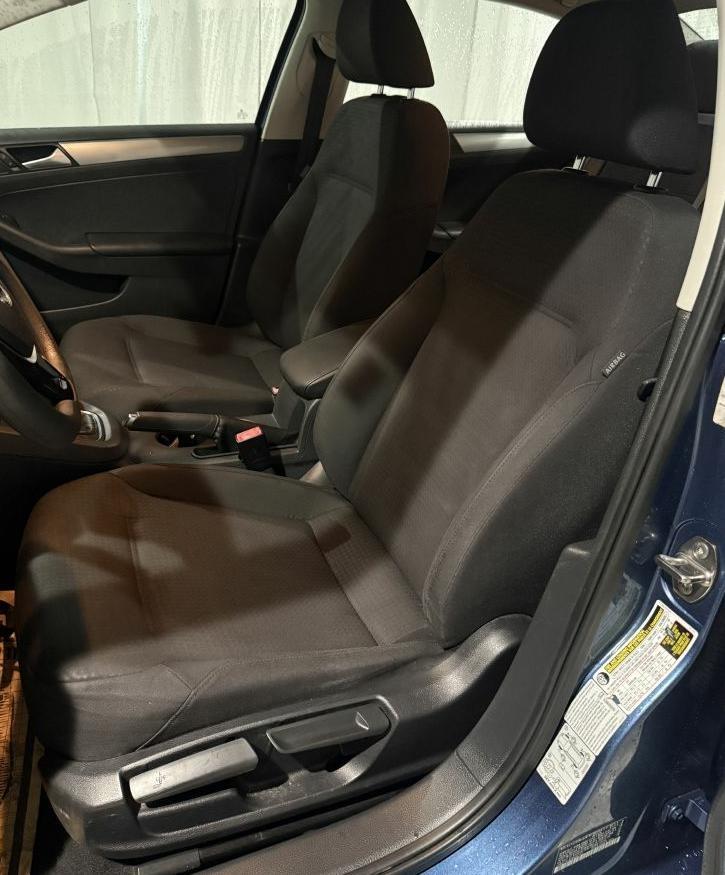 Volkswagen Jetta SE 6A 2015