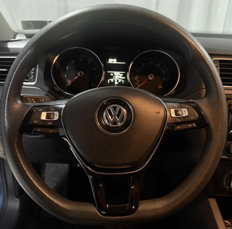 Volkswagen Jetta SE 6A 2015