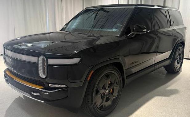 Rivian R1S Adventure 2024